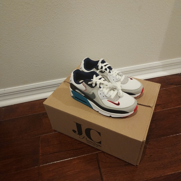 Women's Nike Ken Griffey Jr. x Air Max 90 'Backwards Cap' - Picture 12 of 16